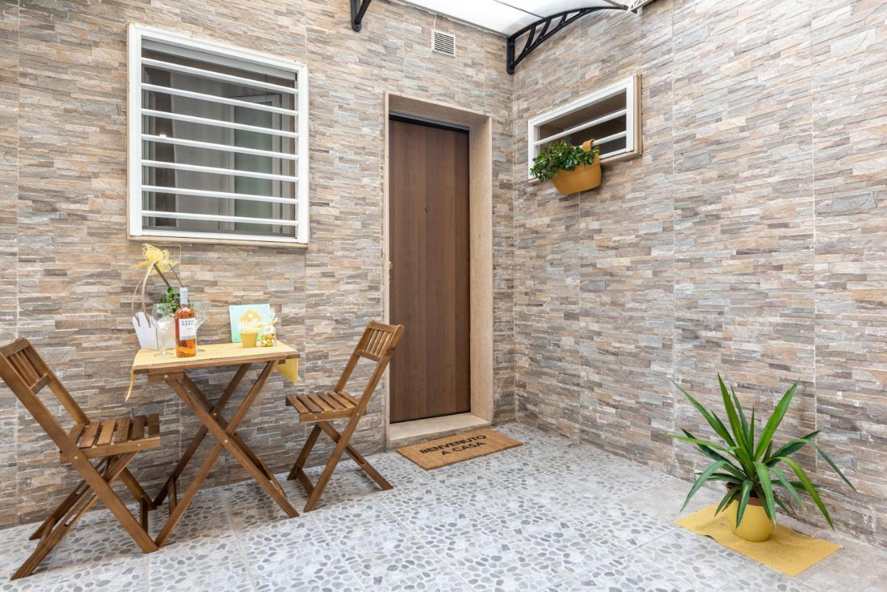 باري Yhellow Home Comfy Apartment المظهر الخارجي الصورة